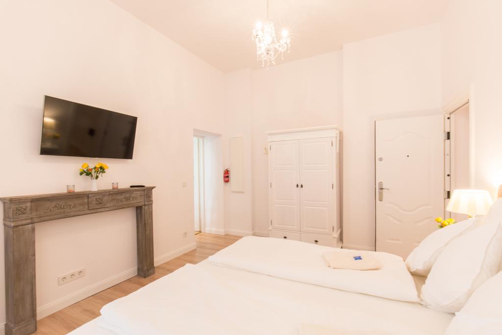 Fritz By Rockchair Apartments L Superhost Status L 3 Bedrooms Boxspringbeds 2 Bathrooms 2 Kitchen - Cozy Family & Business Flair Welcomes You! Berlin Exteriör bild