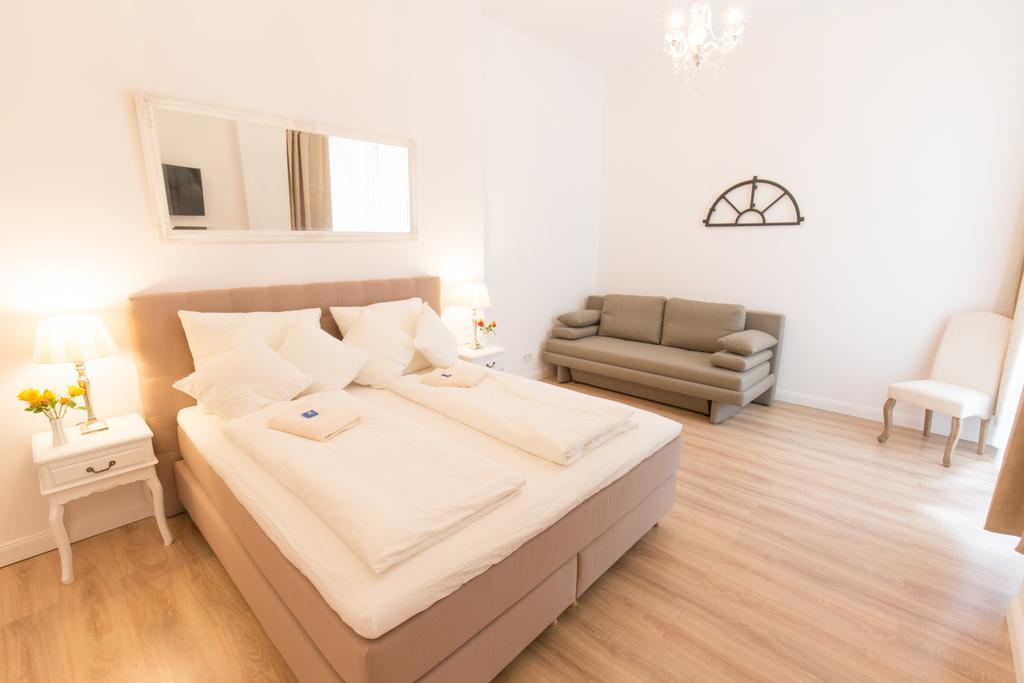 Fritz By Rockchair Apartments L Superhost Status L 3 Bedrooms Boxspringbeds 2 Bathrooms 2 Kitchen - Cozy Family & Business Flair Welcomes You! Berlin Exteriör bild