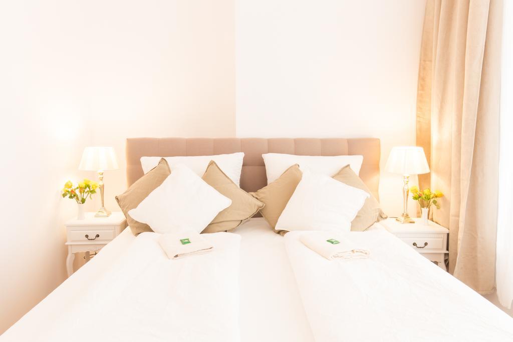 Fritz By Rockchair Apartments L Superhost Status L 3 Bedrooms Boxspringbeds 2 Bathrooms 2 Kitchen - Cozy Family & Business Flair Welcomes You! Berlin Exteriör bild