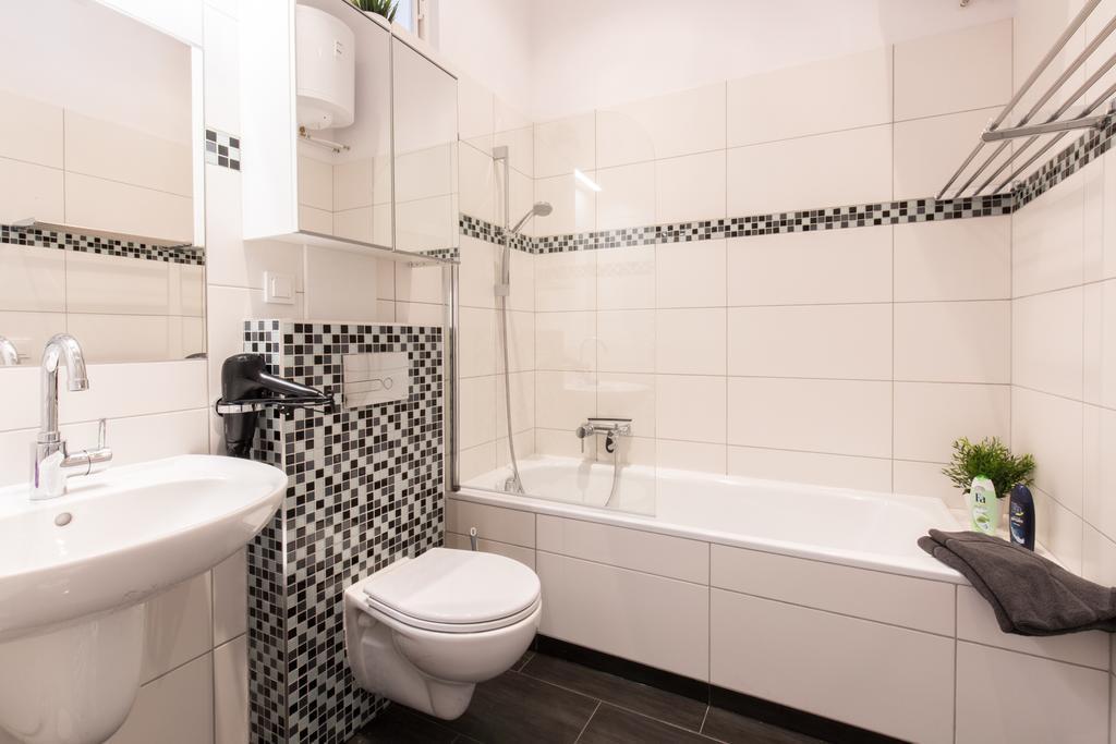 Fritz By Rockchair Apartments L Superhost Status L 3 Bedrooms Boxspringbeds 2 Bathrooms 2 Kitchen - Cozy Family & Business Flair Welcomes You! Berlin Exteriör bild